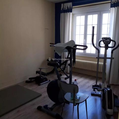 Vente Maison 9 pièces 180 m2 à Courcité