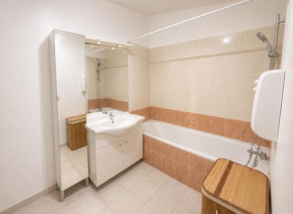 T3 de 53m², terrasse, parking, parc végétalisé