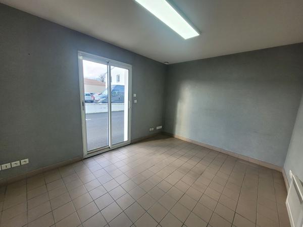 A LOUER - Atelier + Bureaux Basse Goulaine