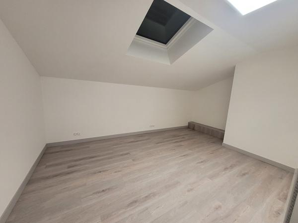 A LOUER - Atelier + Bureaux Basse Goulaine