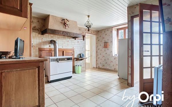 Maison à vendre    5 pièces •  La Crouzille