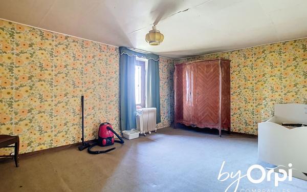 Maison à vendre    5 pièces •  La Crouzille