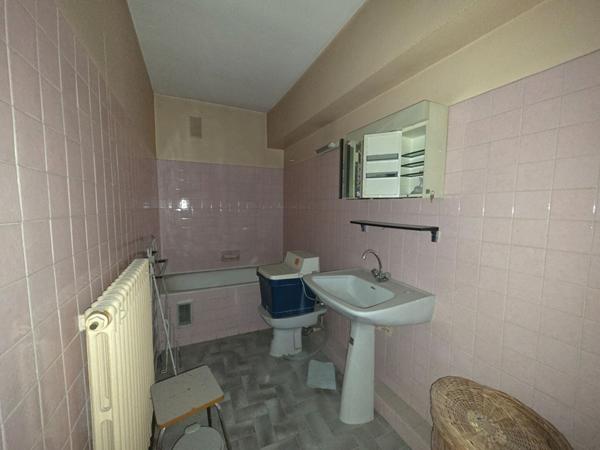 Appartement Avignon 2 pièce(s) 48.67 m2 en 1ère ceinture, balcon et parking privatif