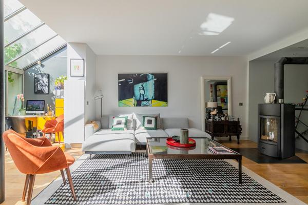 Loft contemporain avec véranda et jardin