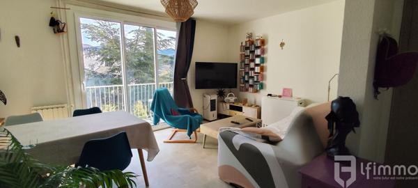 Appartement 3 pièces 2 chambres + balcon.