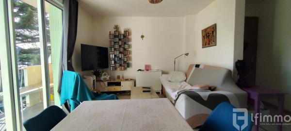 Appartement 3 pièces 2 chambres + balcon.