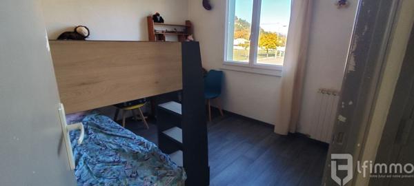 Appartement 3 pièces 2 chambres + balcon.