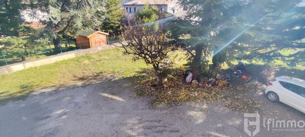 Appartement 3 pièces 2 chambres + balcon.