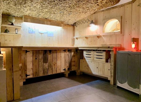 Roquebrune Village – Atelier 32 m² avec fort potentiel de transformation