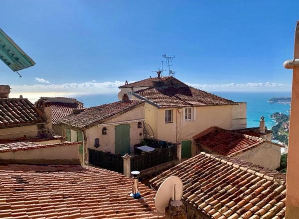 Roquebrune Village – Atelier 32 m² avec fort potentiel de transformation