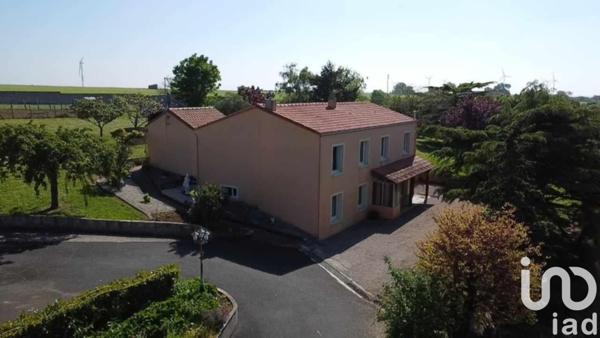 Maison 9 pièces de 187 m² à Xanton-Chassenon (85240)