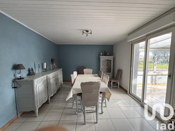 Maison 9 pièces de 187 m² à Xanton-Chassenon (85240)