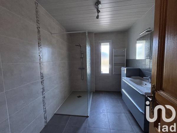 Maison 9 pièces de 187 m² à Xanton-Chassenon (85240)