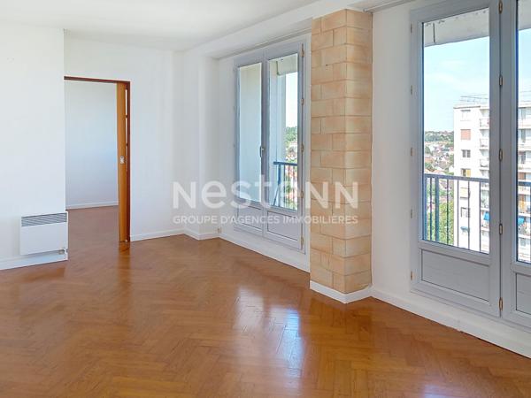 À vendre à Longjumeau : En centre ville, Appartement lumineux de 3 pièces à Longjumeau - balcon -parking - rangements