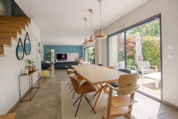 Demeure de prestige de 178 m² (225m² au sol) 5 chambres terrain de 391 m²