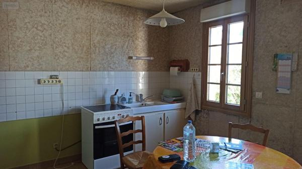 Maison à vendre à Combourg en Ille-et-Vilaine (35270), ref : 091-809   
Centre - Est