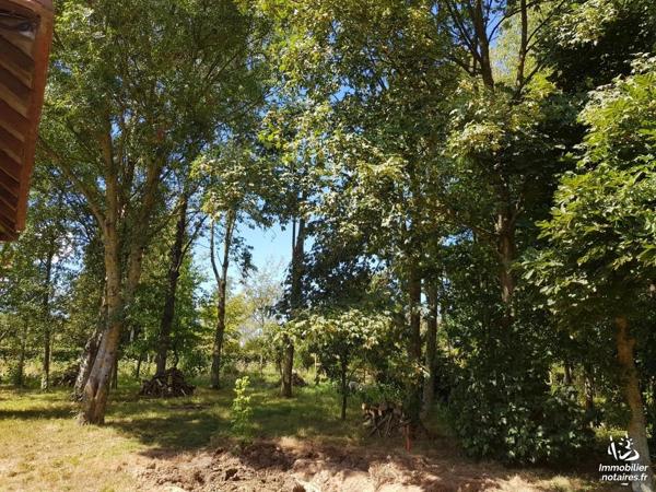 Terrain à bâtir d'une superficie d'environ 1.1797 m². Façade : 25 m. Profondeur : 60 m.