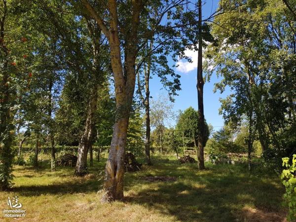 Terrain à bâtir d'une superficie d'environ 1.1797 m². Façade : 25 m. Profondeur : 60 m.