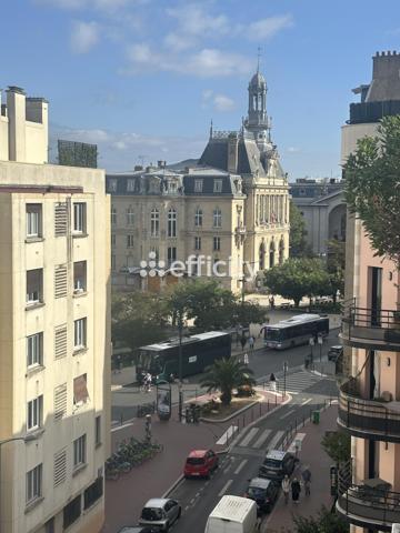 Appartement
         2 pièces
        - 42 m² 323 000 € *