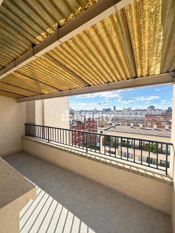 Appartement
         2 pièces
        - 42 m² 323 000 € *