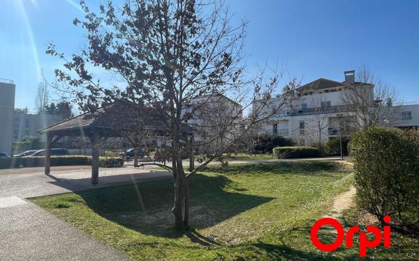 Appartement à vendre    2 pièces • 47 m2 Montigny-le-Bretonneux