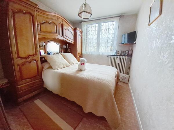 dernier étage  d'une petite résidence , au calme