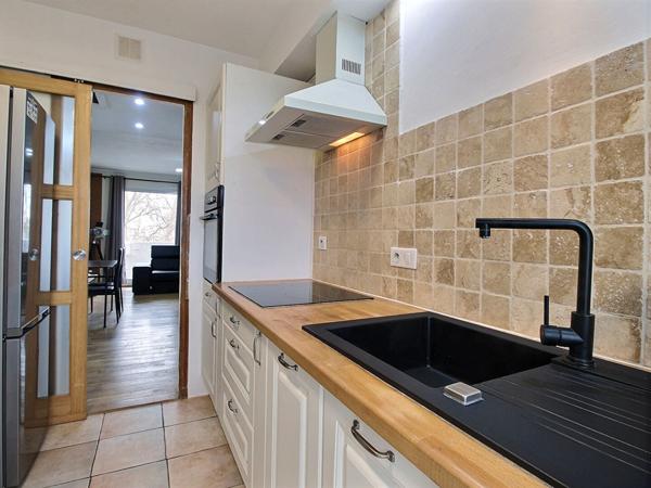 Appartement Avignon 3 pièce(s) 59.53 m2 balcon et stationnement proche toutes commodités