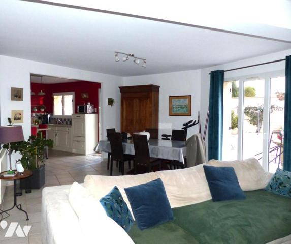 A VENDRE VILLA T5 AVEC PISCINE SUR GALLARGUES LE MONTUEUX