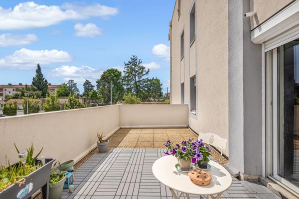 Istres (13800) Appartement type 2/3 d'environ 54m² avec garage et terrasses