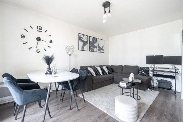 MAGNIFIQUE APPARTEMENT F2 PROCHE CENTRE-VILLE !