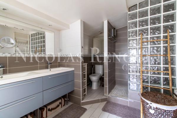 Local d'activités proche centre-ville 176m2