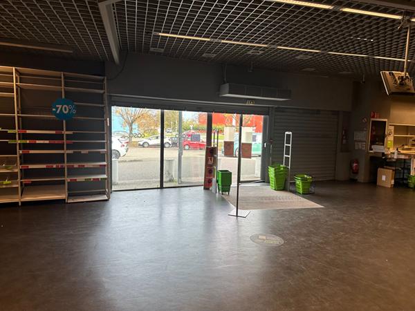 Local commercial Montauban 623 m2