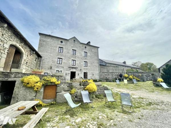 A VENDRE GITE, CHAMBRES D'HOTES ET MAISON A LAJO 48120