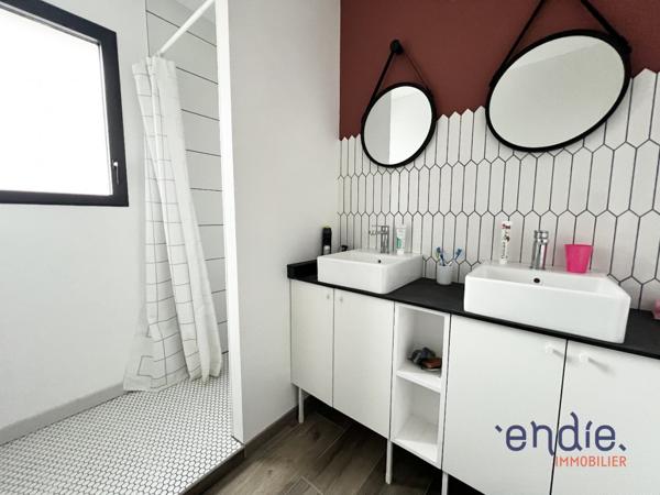 EXCLUSIVITÉ - MAISON RÉCENTE  (2021) - DPE A - 120 M2 - 4 CHAMBRES - 2 SALLES D’EAU - 2 WC - TERRAIN 435 M2