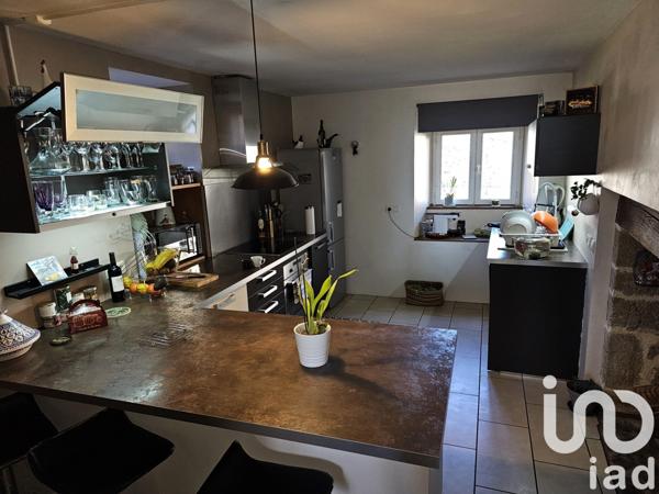 Maison de village 6 pièces de 145 m² à Latronquière (46210)