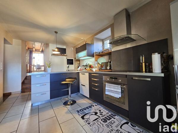 Maison de village 6 pièces de 145 m² à Latronquière (46210)