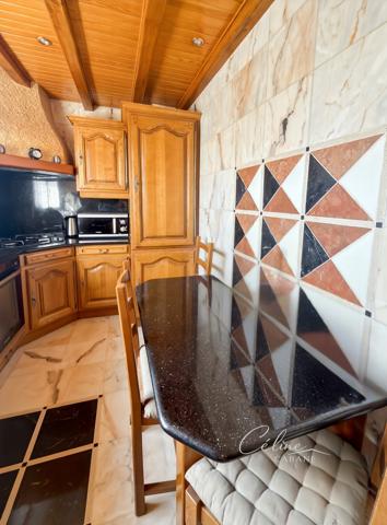 Maison
         4 pièces
        - 130 m² Exclusivité 353 700 € *