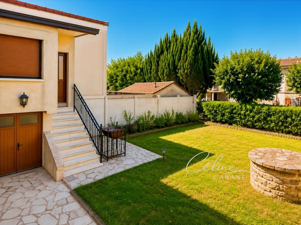 Maison
         4 pièces
        - 130 m² Exclusivité 353 700 € *