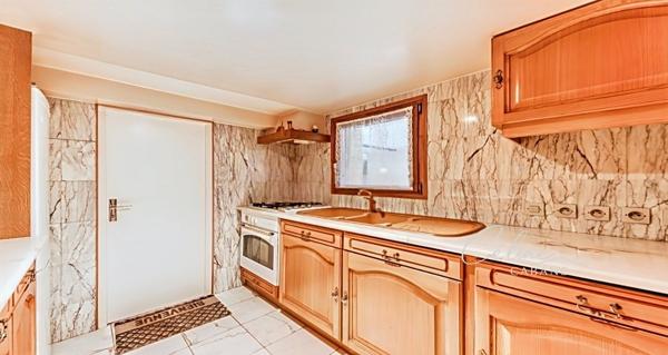 Maison
         4 pièces
        - 130 m² Exclusivité 353 700 € *