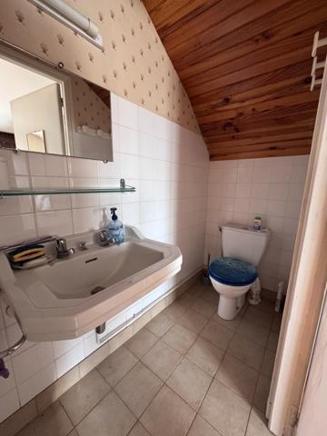 Maison 144 m² – 3 niveaux – Grand potentiel – Quimper (10 min centre) – Terrain 619 m²