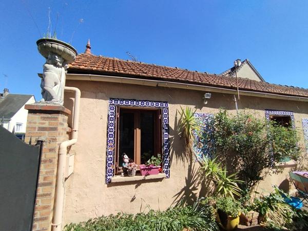 Maison 2 chambres 113m² avec plusieurs dépendances - Lucé