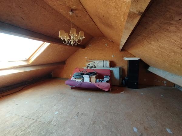 Maison 2 chambres 113m² avec plusieurs dépendances - Lucé