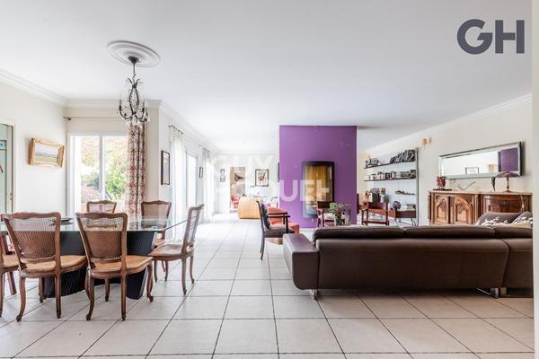 CHARMANTE MAISON DE PLAIN-PIED DE 5 PIECES (153.51 m²) À SOISY-SUR-SEINE