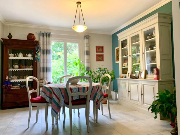 Maison périgourdine à vendre avec piscine et verger – campagne proche ville