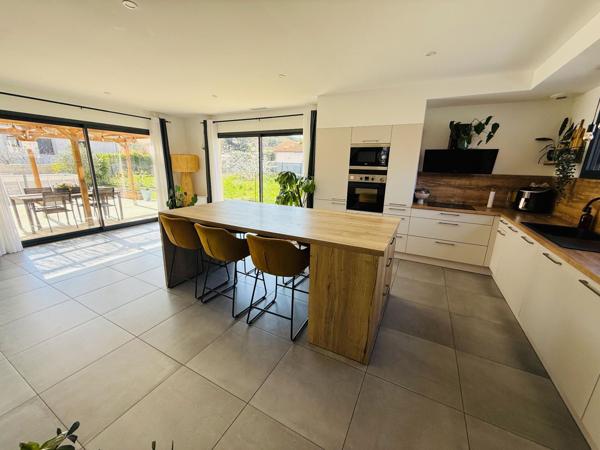 VILLA T5 NORMES RT2012 AVEC GARAGE