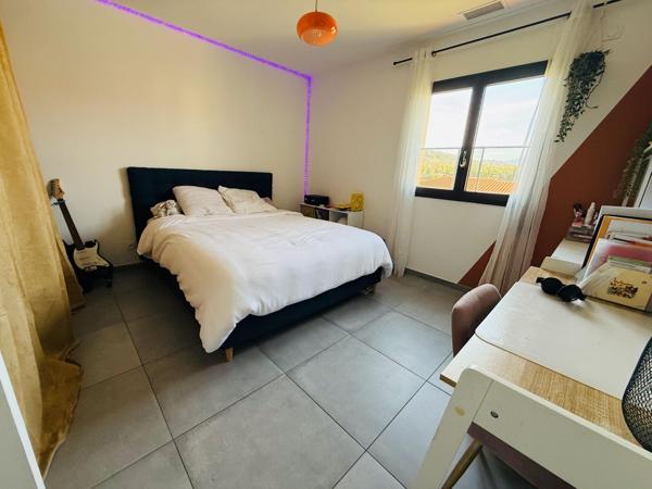 VILLA T5 NORMES RT2012 AVEC GARAGE