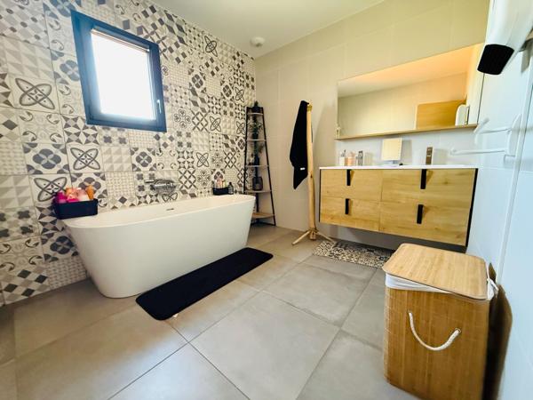 VILLA T5 NORMES RT2012 AVEC GARAGE