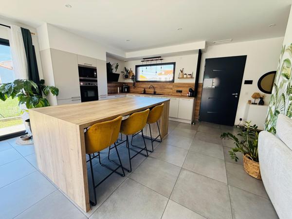 VILLA T5 NORMES RT2012 AVEC GARAGE