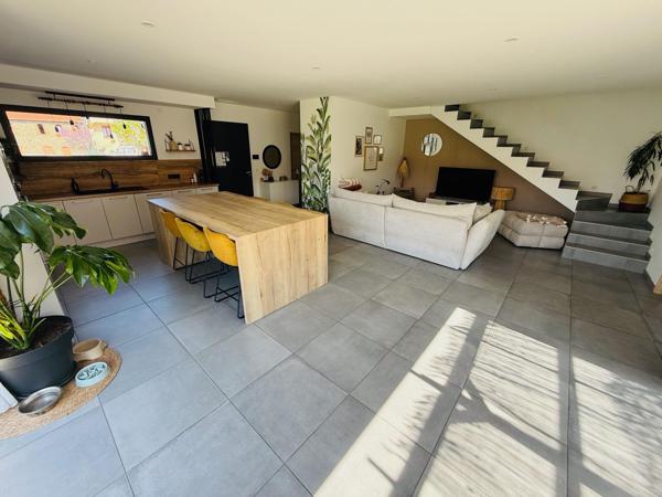 VILLA T5 NORMES RT2012 AVEC GARAGE