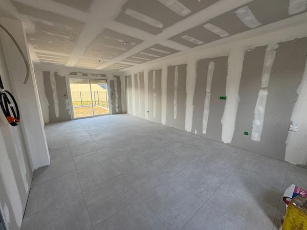 MAISON NEUVE EN COURS DE CONSTRUCTION